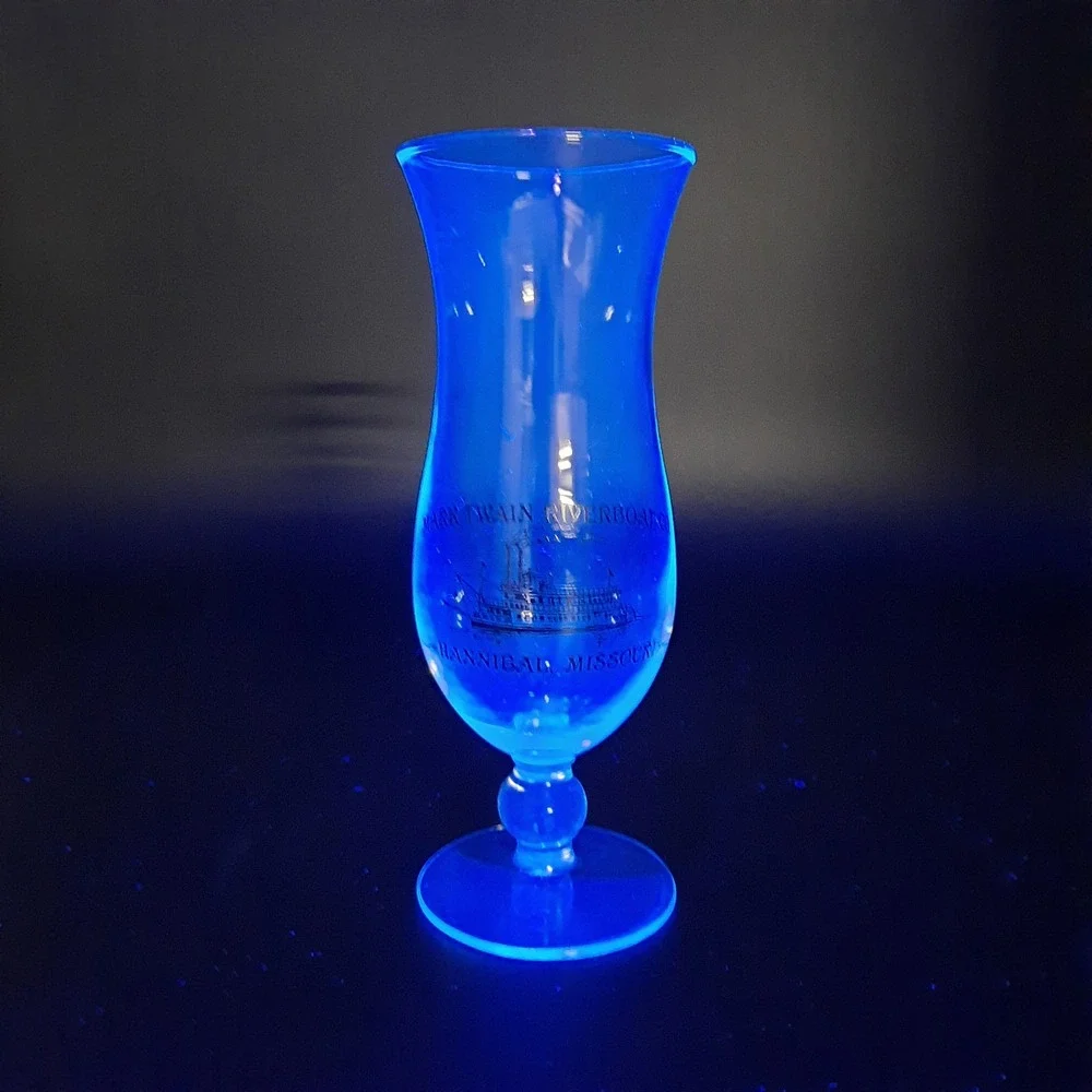 Vintage Mark‎ Twain Riverboat Co. Hurricane Glass – Hannibal Missouri Souvenir